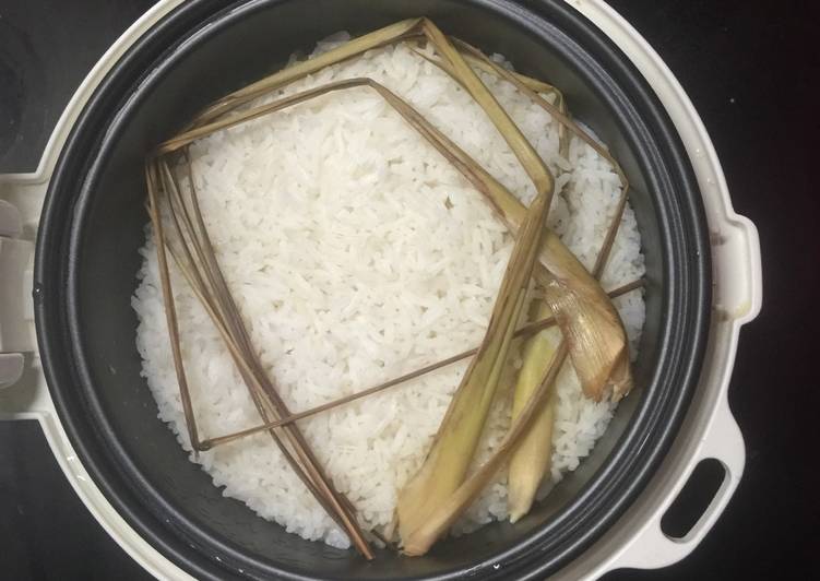 Bagaimana Menyiapkan Nasi putih wangi sereh Bikin Ngiler