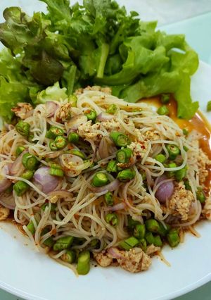 รูปของ ยำขนมจีนอกไก่