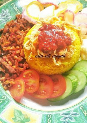 Foto resep Nasi kuning ricecooker