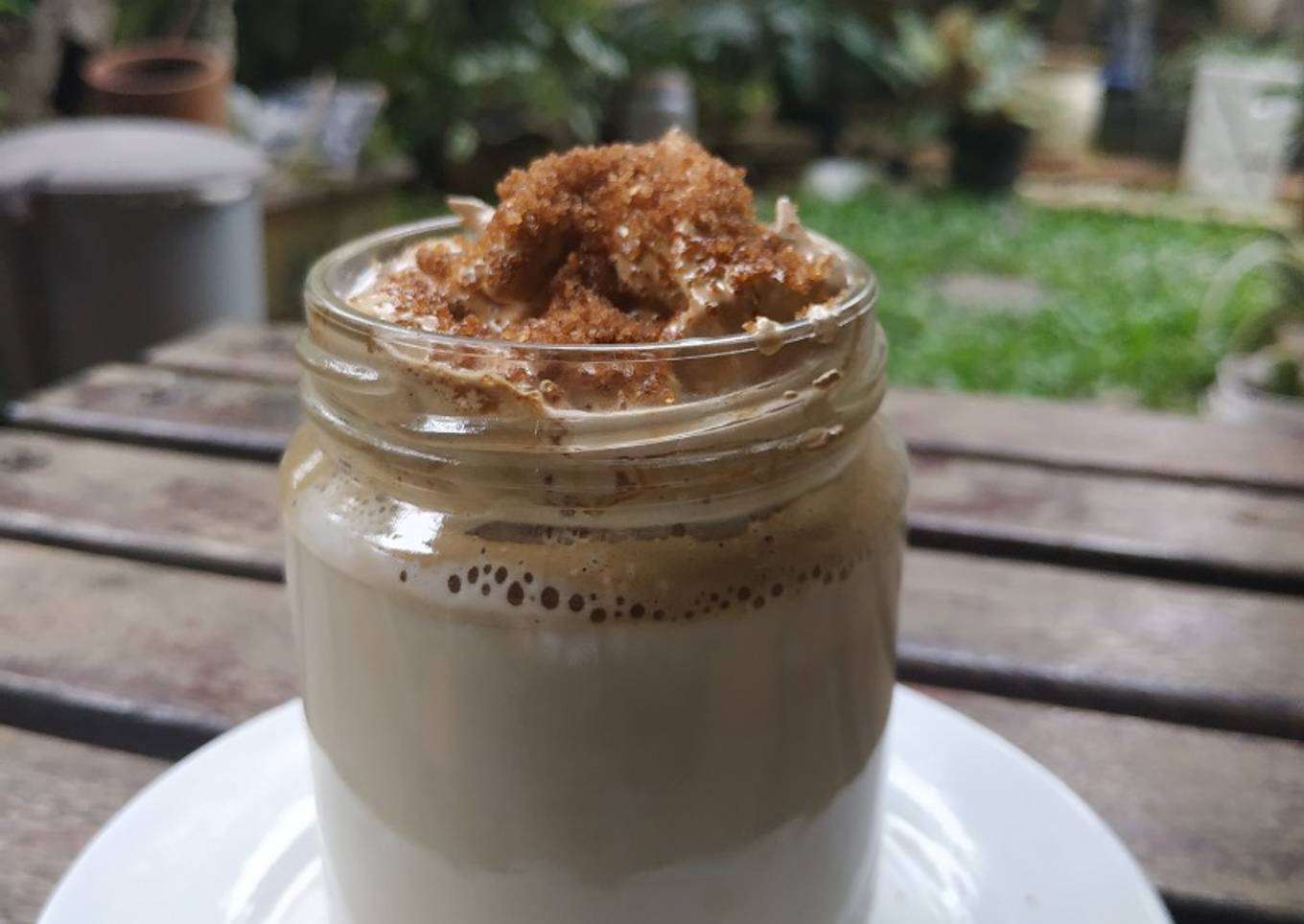 Dalgona Coffee (kopi kekinian)