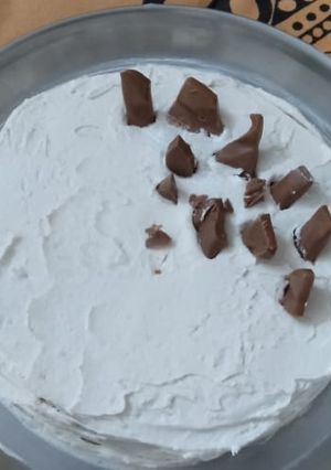 A picture of 1/2 kg basic vanilla cake.