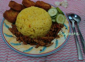Foto resep Nasi kuning sederhana rice cooker
