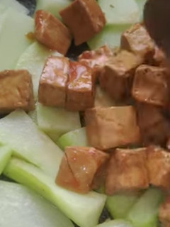 涼拌小方豆乾炒佛手瓜 的食譜成品照片