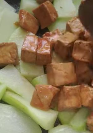 涼拌小方豆乾炒佛手瓜 的食譜成品照片