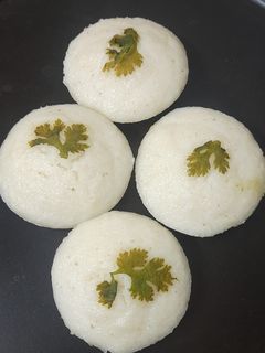 रवा इडली (Rava idli recipe in hindi) रेसिपी मुख्य फोटो
