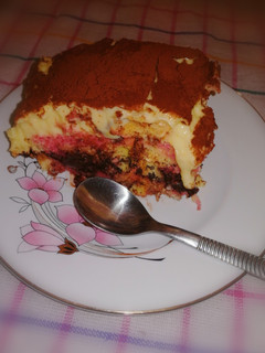 Foto di Zuppa inglese con crema pasticcera e crema al cioccolato senza uova