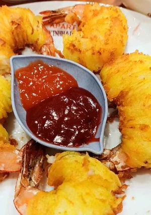 Hình của món Tôm cuộn khoai tây chiên.