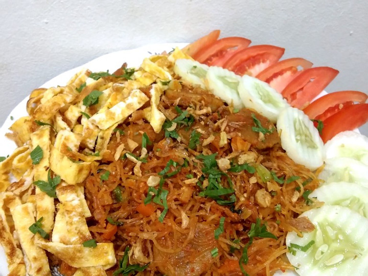 Resep Bihun goreng toping bakso+telur dadar Anti Gagal