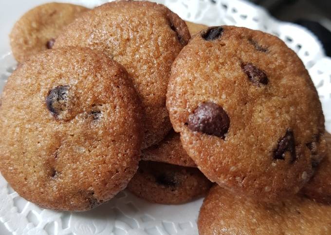34. Simple Choco Chip Cookies