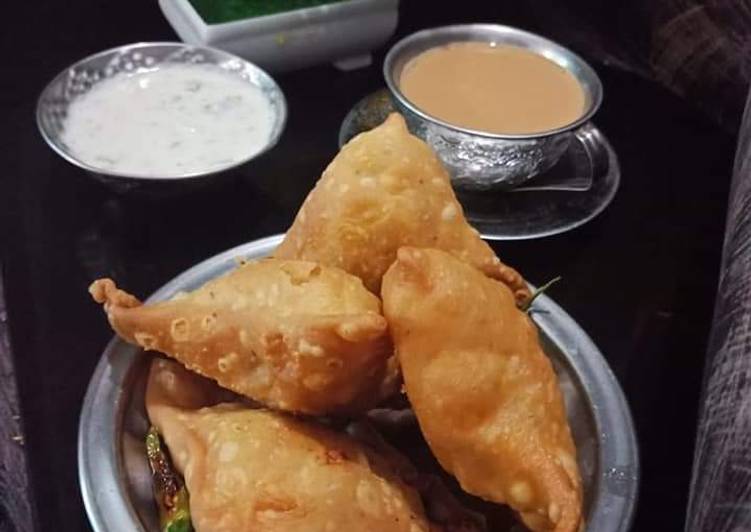 PUNJABI SAMOSA
(Aloo ka SAMOSA)