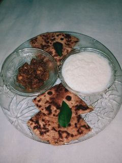 आलू का पराठा (aloo ka paratha recipe in Hindi) रेसिपी मुख्य फोटो