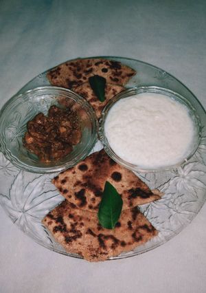 आलू का पराठा (aloo ka paratha recipe in Hindi) रेसिपी मुख्य फोटो