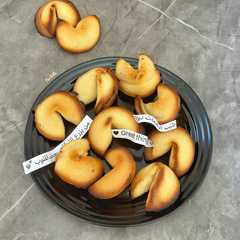 كوكيز الحظ 🥠 Fortune Cookies-レシピのメイン写真