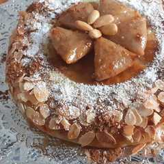 Una foto de بسطيلة الدجاج😋😋😋😋🇲🇦🇲🇦👍👍