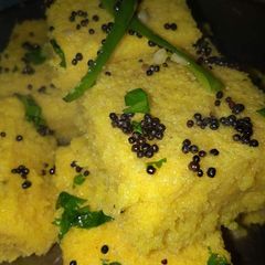 A picture of Khaman dhokla.