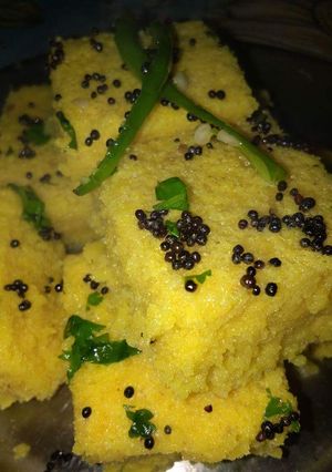 A picture of Khaman dhokla.