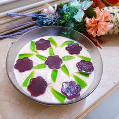 A picture of Three colour Custard delight,.