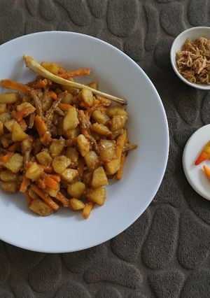 Foto resep Sambal Goreng Teri Kentang Wortel