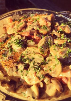 A picture of Creamy Bacon, Mushroom & Thyme Chicken.