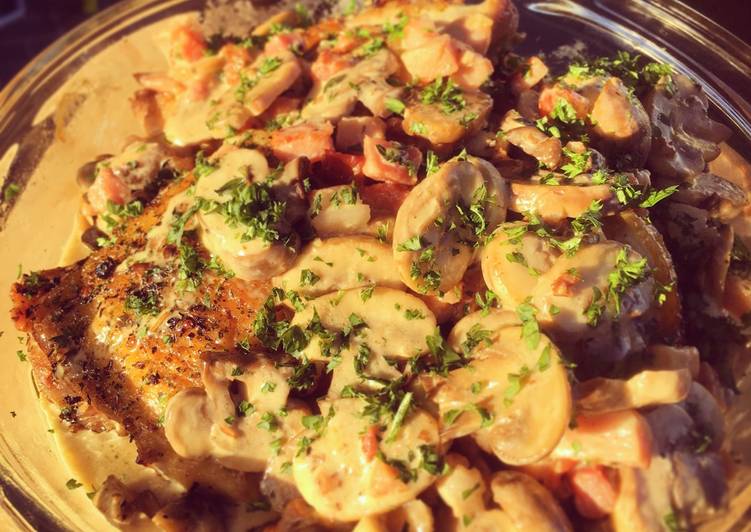 How to Make Super Quick Homemade Creamy Bacon, Mushroom &amp; Thyme Chicken