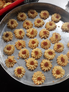 Foto resep 4. Cookies mawar / semprit mawar