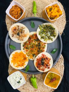 ઉત્તપમ (uttapam recipe in Gujarati) રેસીપી મુખ્ય ફોટો