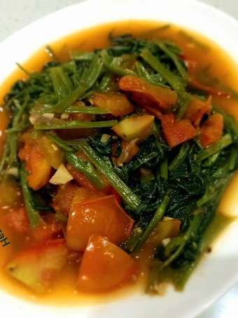 Langkah Mudah untuk Menyiapkan Resep Tumis Kangkung Saos Tiram yang  Bikin Ketagihan Anti Ribet, Menggugah Selera