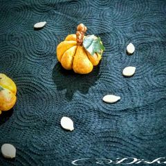 A picture of Stuffed pumpkin buns.