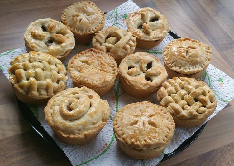 Mini steak pies with cheese crust