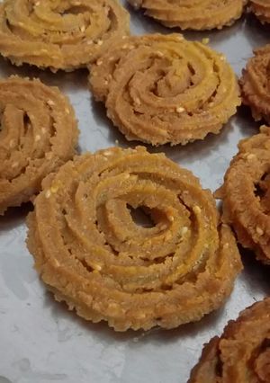 A picture of Whole wheat chakli.