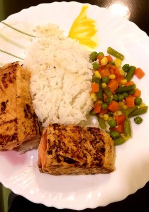 A picture of Pan grilled Salmon with tropical marinate.