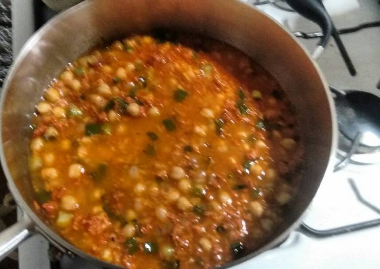 Garbanzos con chorizo. ॐ