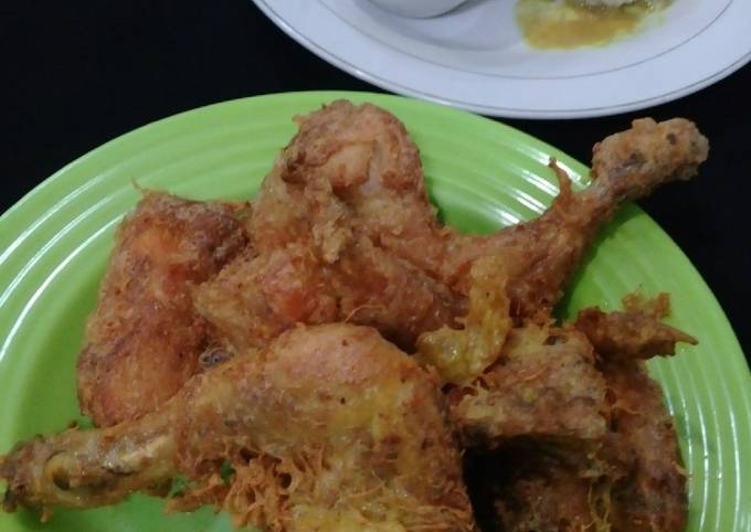 Ayam goreng padang (telur)