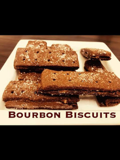 போர்பான் பிஸ்கட் (bourborn Biscuit Recipe in Tamil) செய்முறை முக்கிய புகைப்படம்