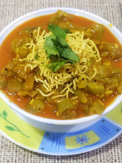 ગલકા સેવ નુ શાક (Sponge Gourd Sev Shak Recipe In Gujarati) રેસીપી મુખ્ય ફોટો