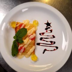 A picture of Open Christmas trifle.