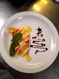 A picture of Open Christmas trifle.