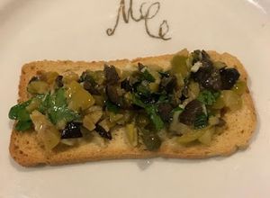 Una foto de Tapenade