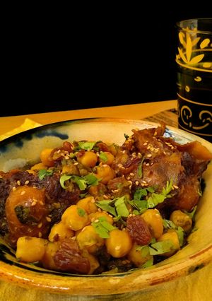 Foto principal de Rabo de ternera con garbanzos {receta marroquí}