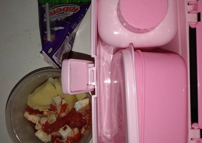 Boiled potatoes with boiled eggs vegetables