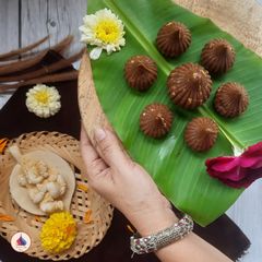 A picture of Peanut Butter Modak.
