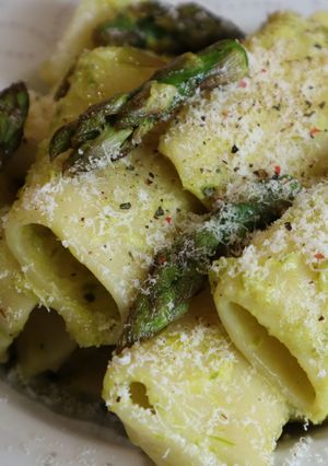 Foto di Paccheri asparagi e pecorino