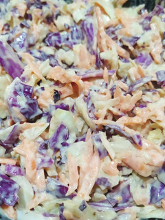 Una foto de Ensalada o aderezo coleslaw