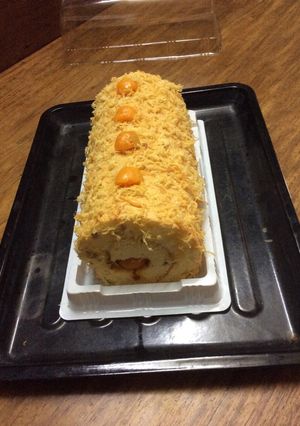 Hình của món Bông lan mặn cuộn trứng muối.