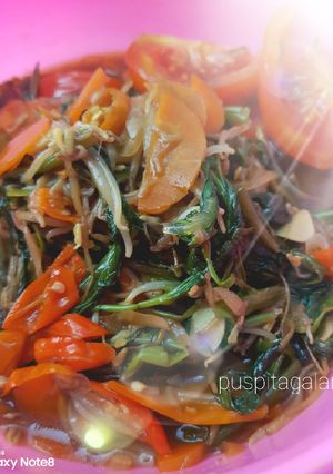 Foto resep Tumis kangkung pedas ala anak kost simple