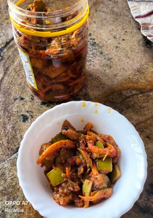A picture of Mango pickle (Relish).