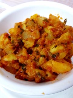 मूली के पत्ते आलू की सब्जी (mooli ke patte aloo ki ki sabzi recipe in Hindi) रेसिपी मुख्य फोटो