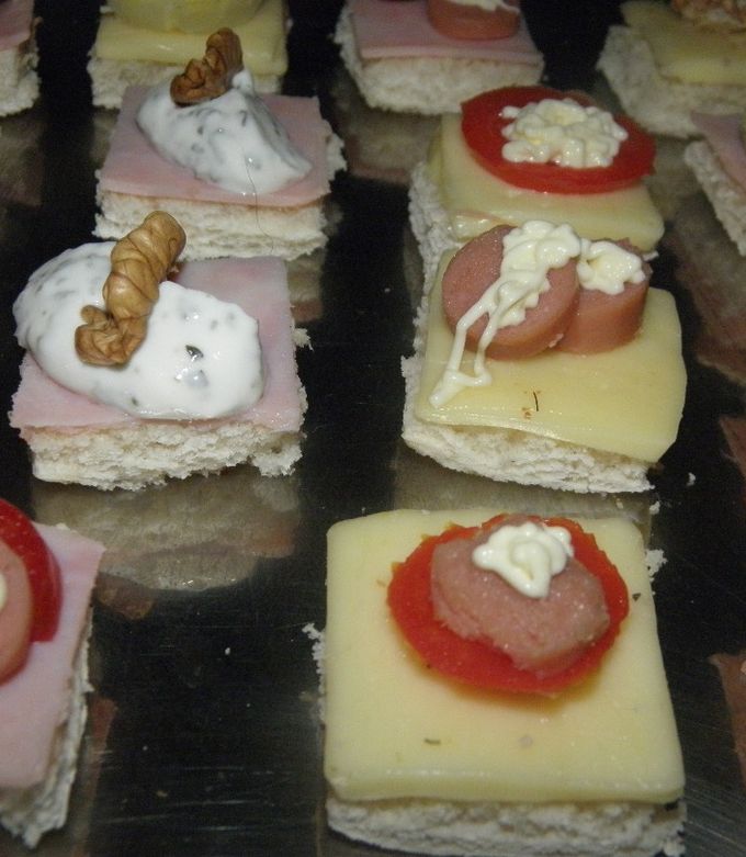 Una foto de Canapés surtidos