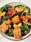 Broccoli e tempeh agli anacardi
