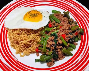 Latest Recipe  THAI BASIL MINCED PORK WITH EGG NOODLE Delicious Perfect